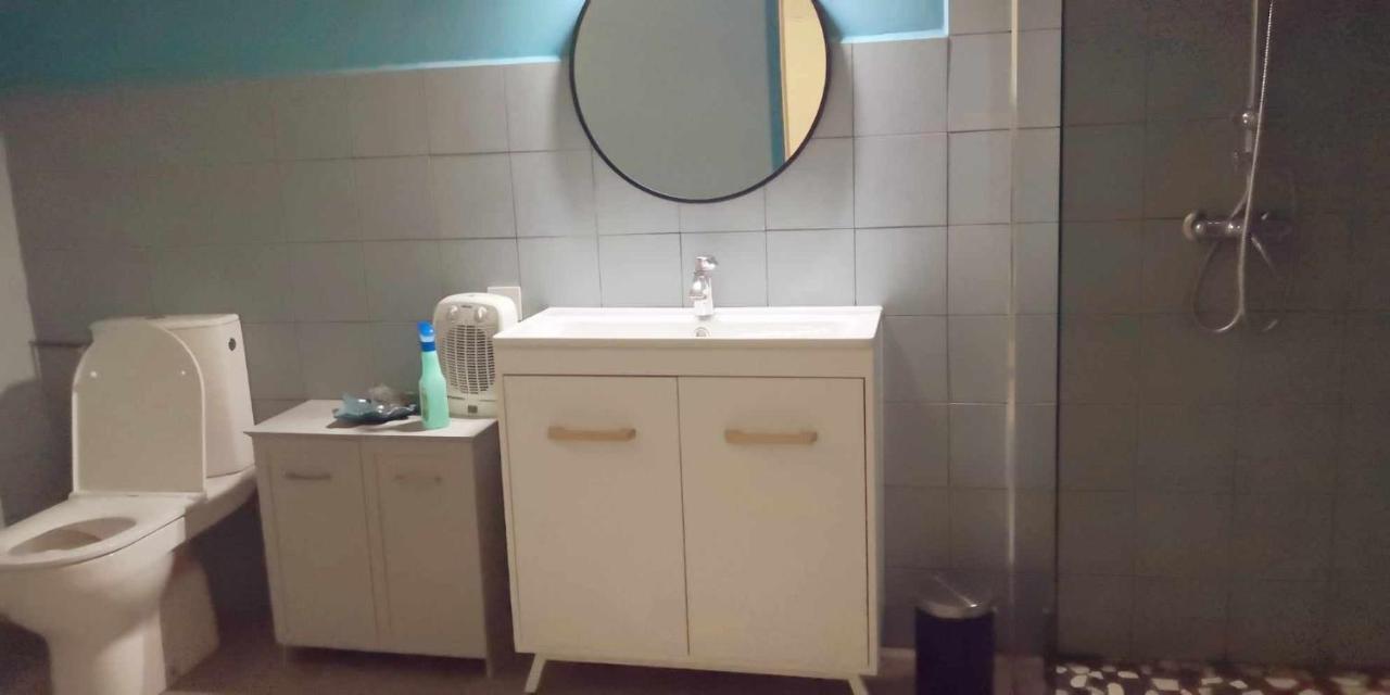 Petit Gite Ou Chambre D'Hotes 2/4 Personnes Buffieres Kültér fotó
